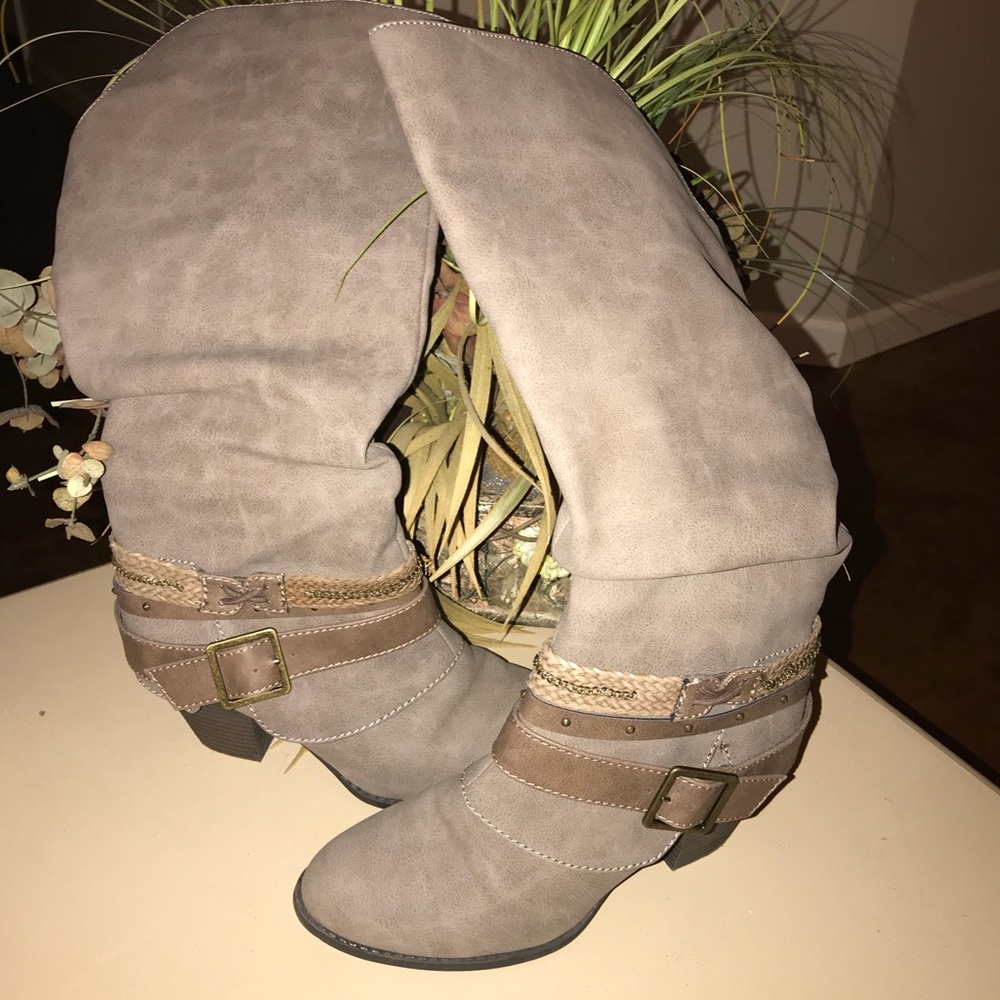 GIDGET Tall Embellished Boots. Worn Once. SIZE 8